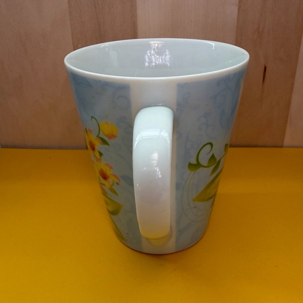 Disney Tinkerbell Mug “Faith, Trust and Pixie Dust” - Picture 5 of 7